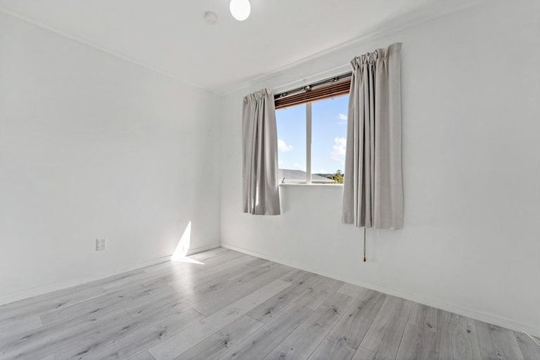 Photo of property in 1/14 Chislehurst Street, Henderson, Auckland, 0612