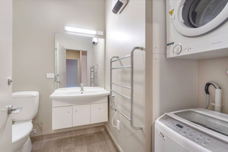 Photo of property in City Lodge, 507/115 Vivian Street, Te Aro, Wellington, 6011