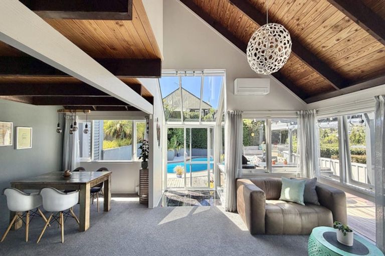 Photo of property in 52 Balmain Road, Chatswood, Auckland, 0626