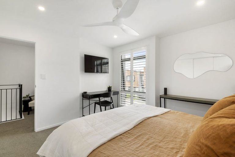 Photo of property in 10 Nga Tutu Place, Belmont, Auckland, 0622