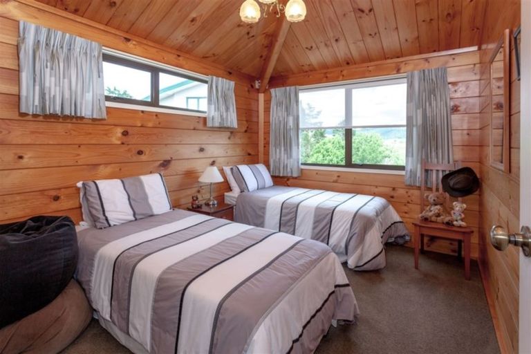 Photo of property in 136 Tirohanga Drive, Whangamata, 3620