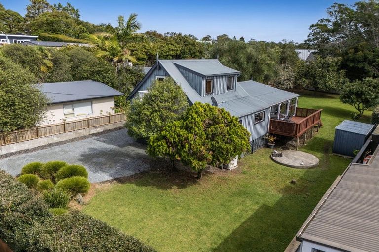 Photo of property in 48 D'oyly Drive, Stanmore Bay, Whangaparaoa, 0932