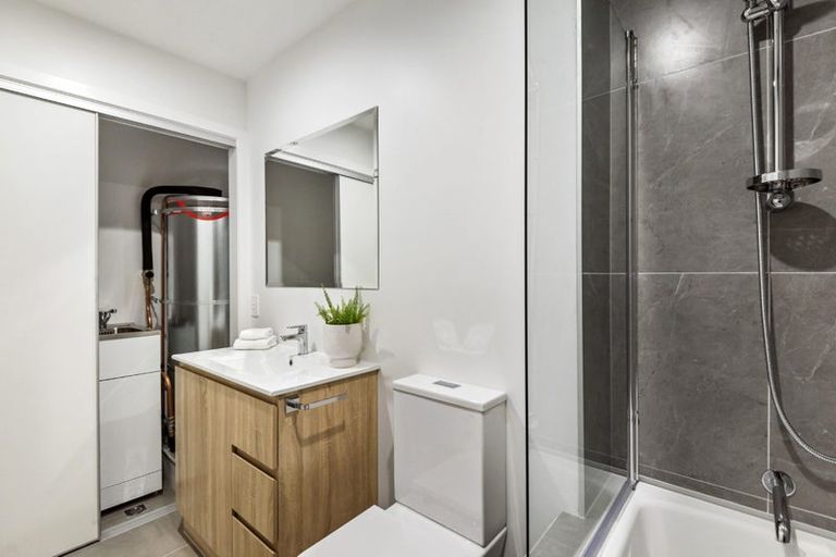 Photo of property in 2/19 Windlass Street, Long Bay, Auckland, 0630