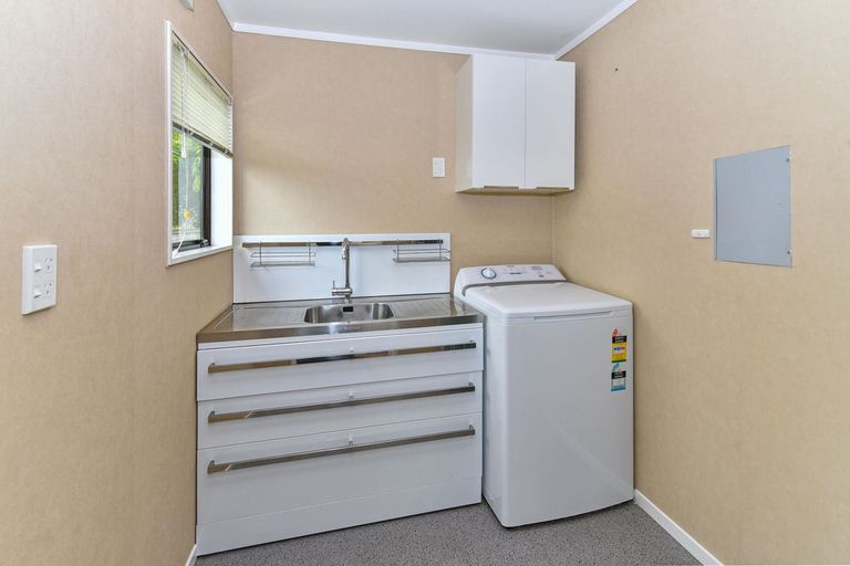 Photo of property in 10 Lorelei Place, Opaheke, Papakura, 2113