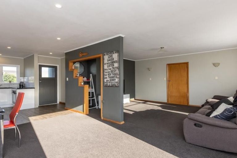 Photo of property in 4 Cranby Crescent, Onekawa, Napier, 4110