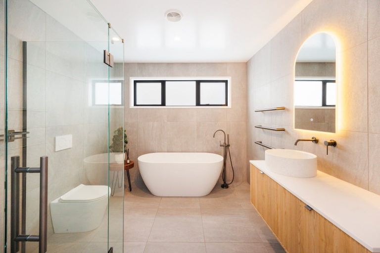 Photo of property in 38 Ashford Avenue, Hokowhitu, Palmerston North, 4410