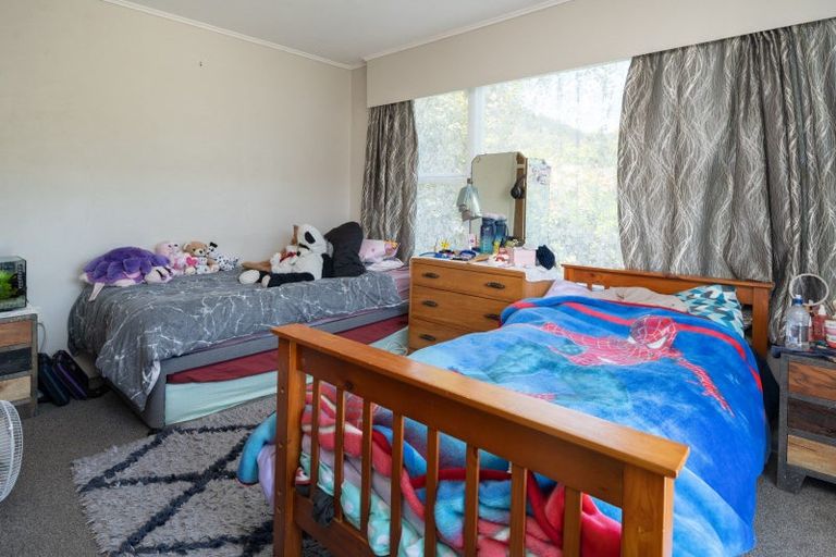Photo of property in 128 Waikawa Road, Picton, 7220