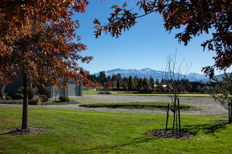Photo of property in 14 Little Orchard Way, Wanaka, 9382