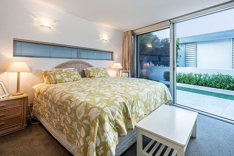 Photo of property in 3/245 Hurstmere Road, Takapuna, Auckland, 0622