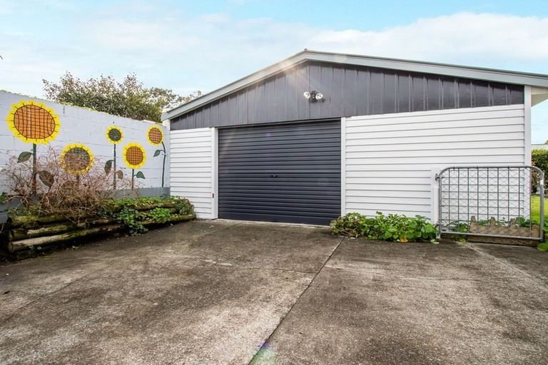 Photo of property in 174 Queen Street West, Levin, 5510