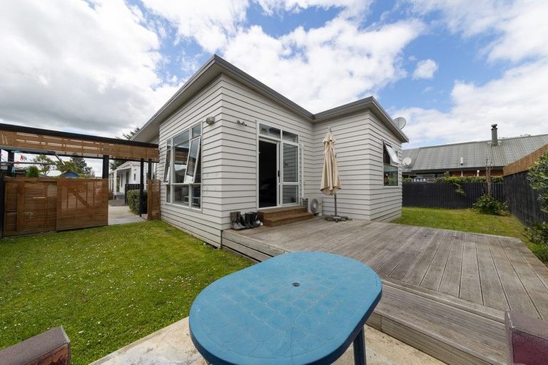 Photo of property in 10 Hereford Street, West End, Palmerston North, 4410