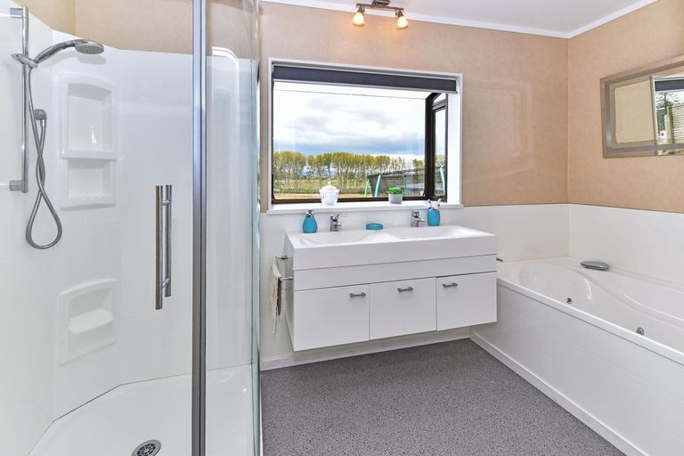 Photo of property in 10 Lorelei Place, Opaheke, Papakura, 2113