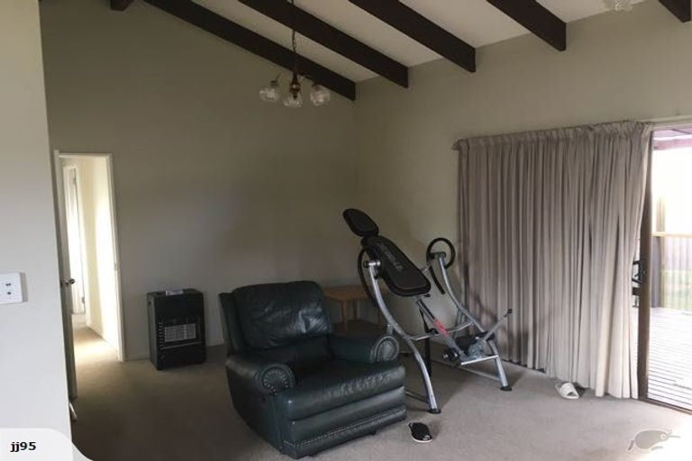 Photo of property in 2/279 Main South Road, Hornby, Christchurch, 8042