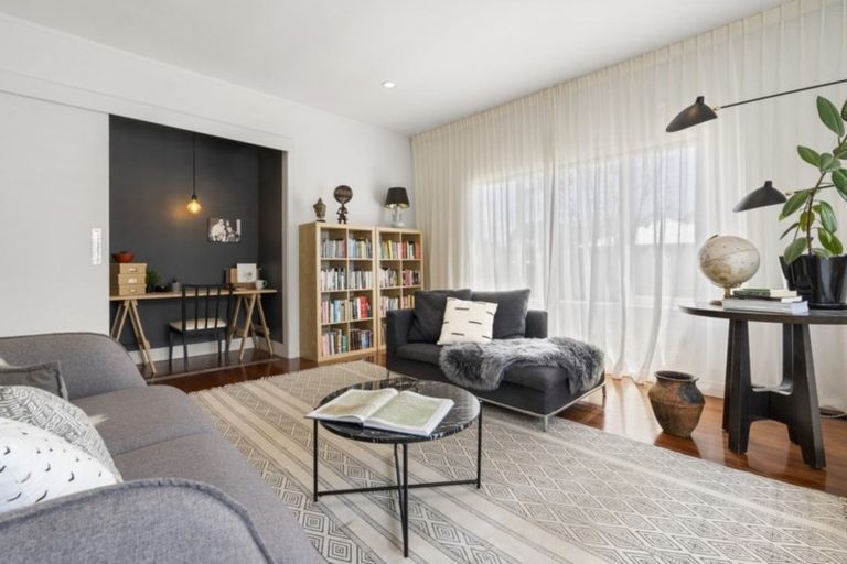 Photo of property in 131 Vauxhall Road, Narrow Neck, Auckland, 0624