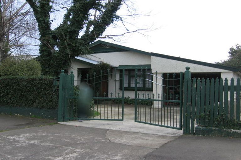Photo of property in 69 Russell Street, Palmerston North, 4414