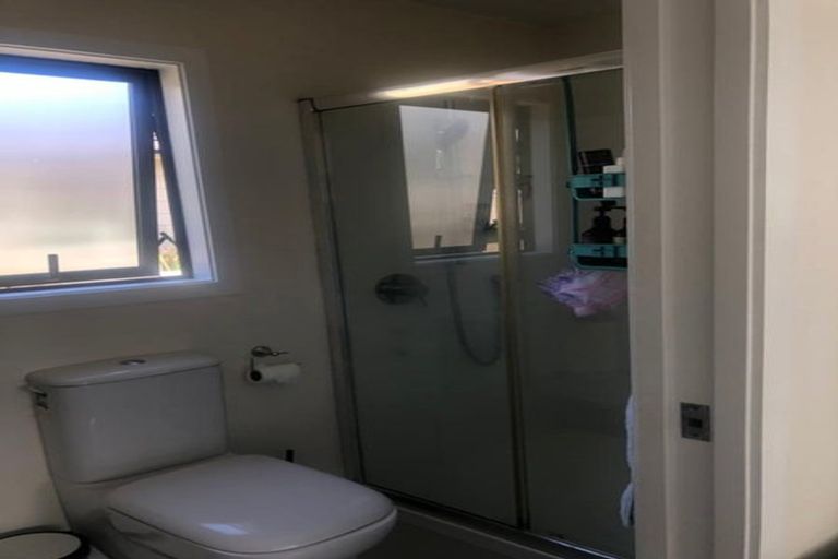 Photo of property in 12 Glendawn Place, Bayview, Auckland, 0629