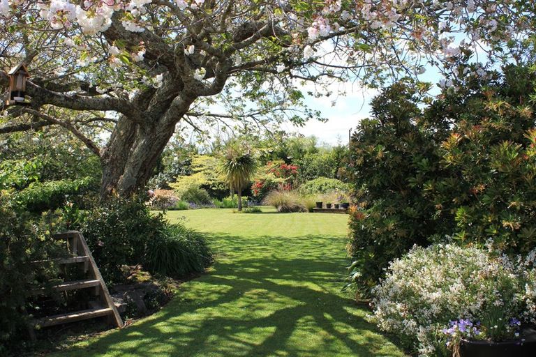 Photo of property in 1266 Egmont Road, Egmont Village, New Plymouth, 4372