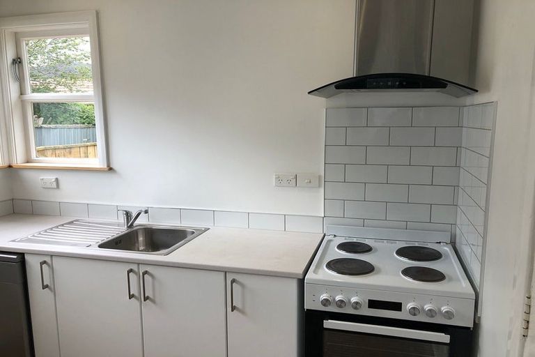 Photo of property in 114 Cambridge Terrace, Fairfield, Lower Hutt, 5011