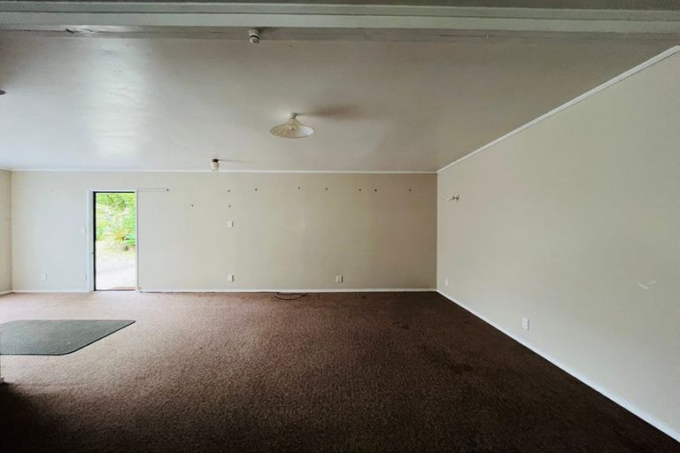 Photo of property in 233 Waihoehoe Road, Drury, 2577