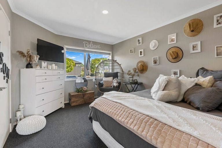 Photo of property in 2 Golf Course Lane, Waiwhakaiho, New Plymouth, 4312