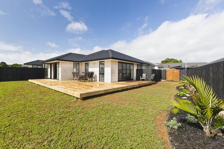 Photo of property in 18 Wairau Drive, Tikipunga, Whangarei, 0112