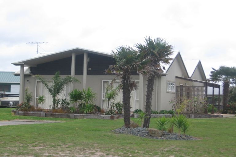Photo of property in 198 Kowhai Avenue, Matarangi, Whitianga, 3592