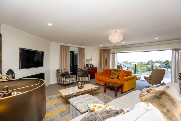 Photo of property in 45a Paynters Avenue, Strandon, New Plymouth, 4312