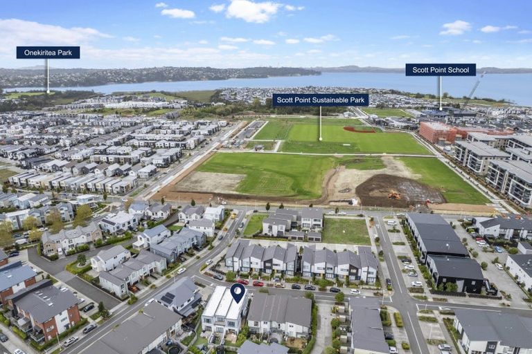 Photo of property in 5 Walter Merton Road, Hobsonville, Auckland, 0616