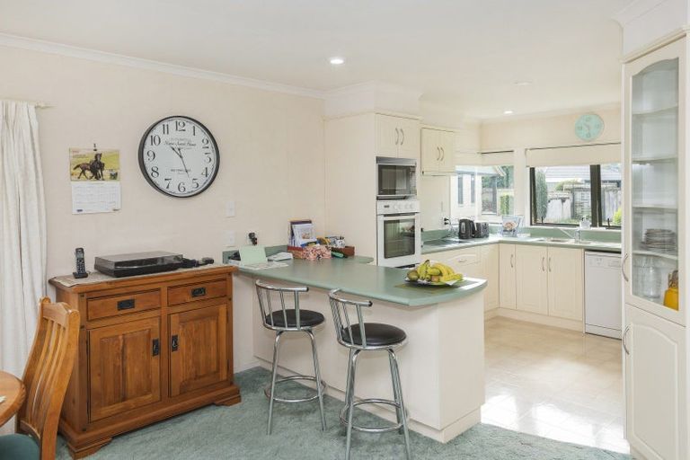 Photo of property in 4 Coulston Place, Riverdale, Gisborne, 4010