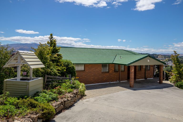 Photo of property in 10 View Road, Bridge Hill, Alexandra, 9320