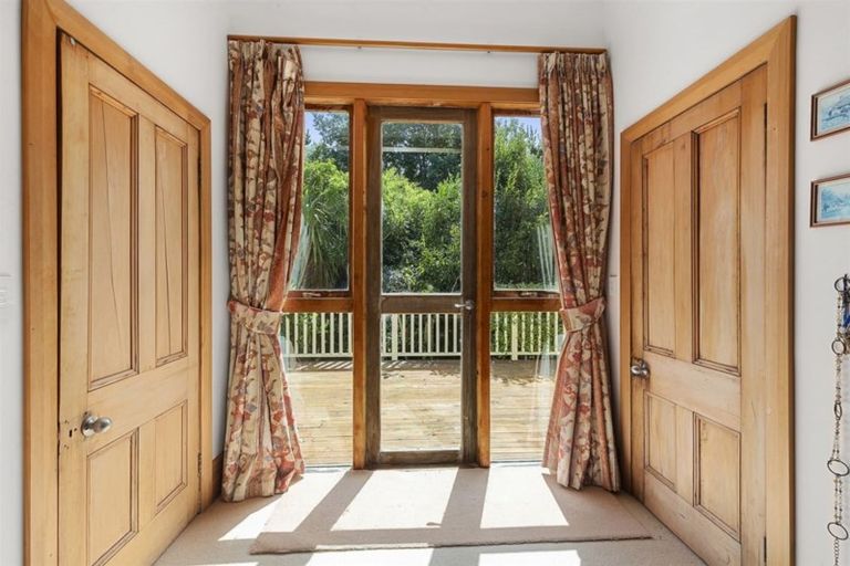 Photo of property in 9 Mount Cecil Road, Judgeford, Porirua, 5381