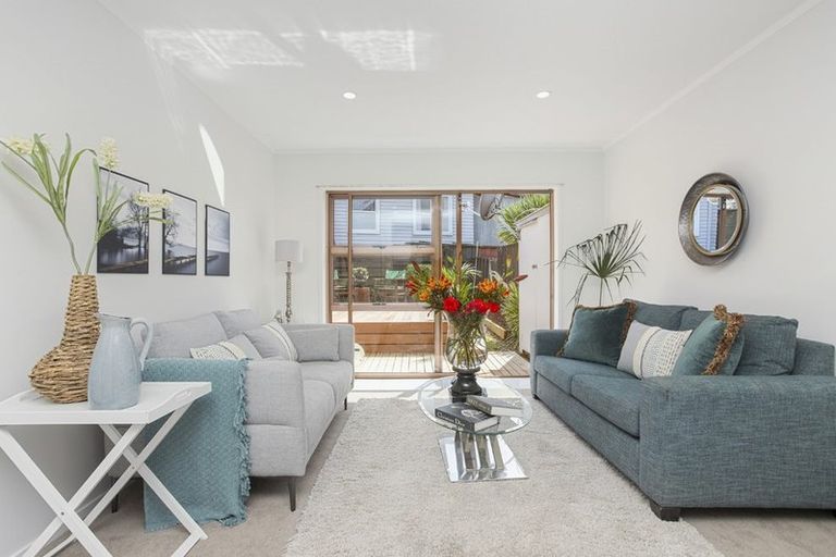 Photo of property in 1/21 Wanaka Place, Pakuranga Heights, Auckland, 2010