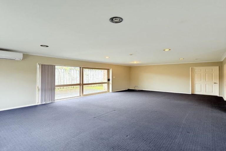 Photo of property in 2 Tavua Lane, Ranui, Auckland, 0612