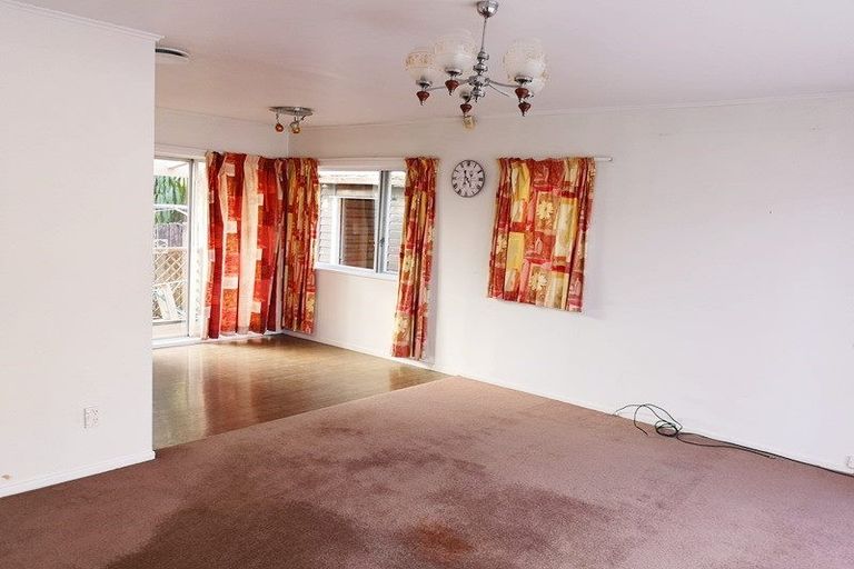 Photo of property in 33 Arrow Road, Forrest Hill, Auckland, 0620