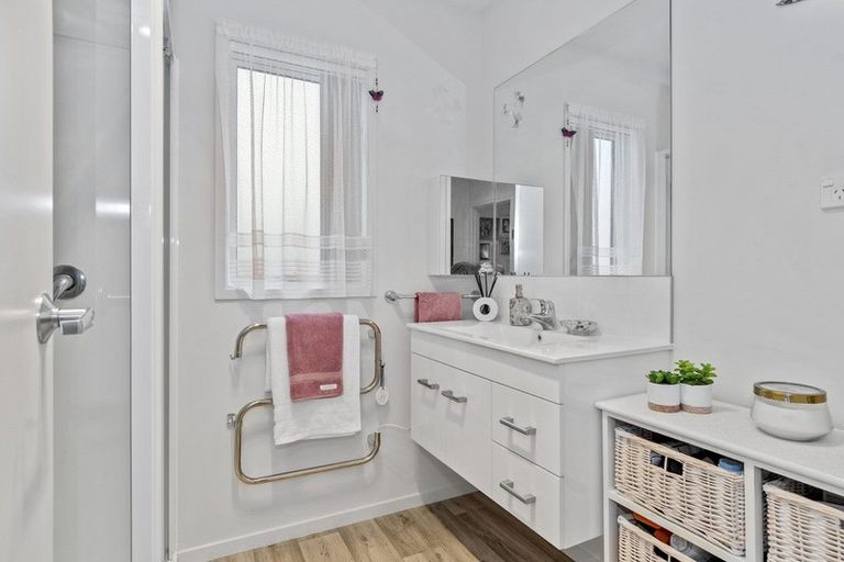 Photo of property in 11 Kamahi Crescent, Papamoa Beach, Papamoa, 3118