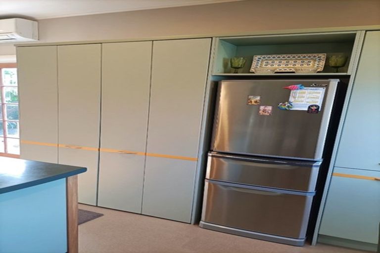 Photo of property in 6 Bell Road, Waiwhetu, Lower Hutt, 5010