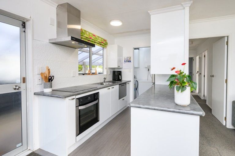 Photo of property in 38 Newton Place, Westbrook, Palmerston North, 4412