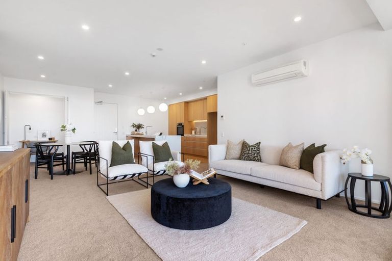 Photo of property in 117 Hibiscus Drive, Orewa, 0931