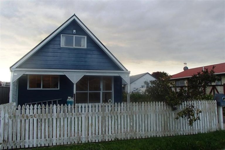 Photo of property in 27 Awamutu Grove, Waiwhetu, Lower Hutt, 5010