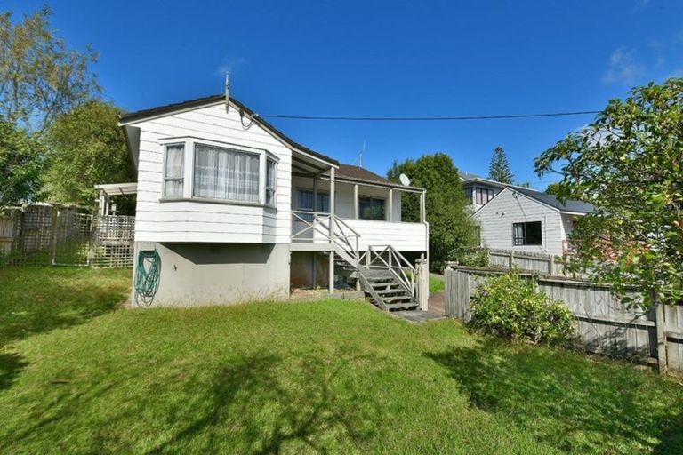 Photo of property in 1/32 Manuwai Road, Torbay, Auckland, 0630
