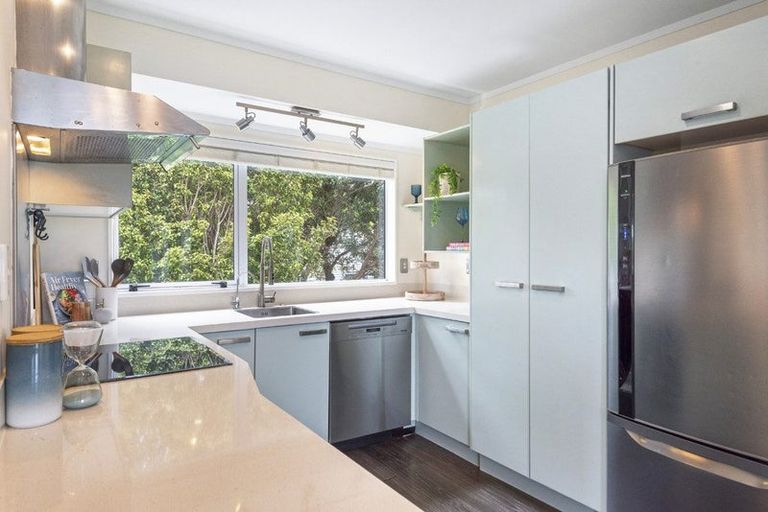 Photo of property in 13a Gulf View Road, Murrays Bay, Auckland, 0630