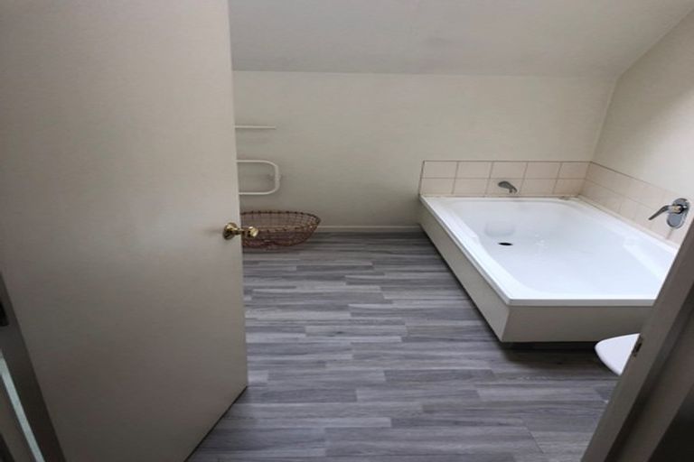 Photo of property in 84 Matipo Street, Riccarton, Christchurch, 8041