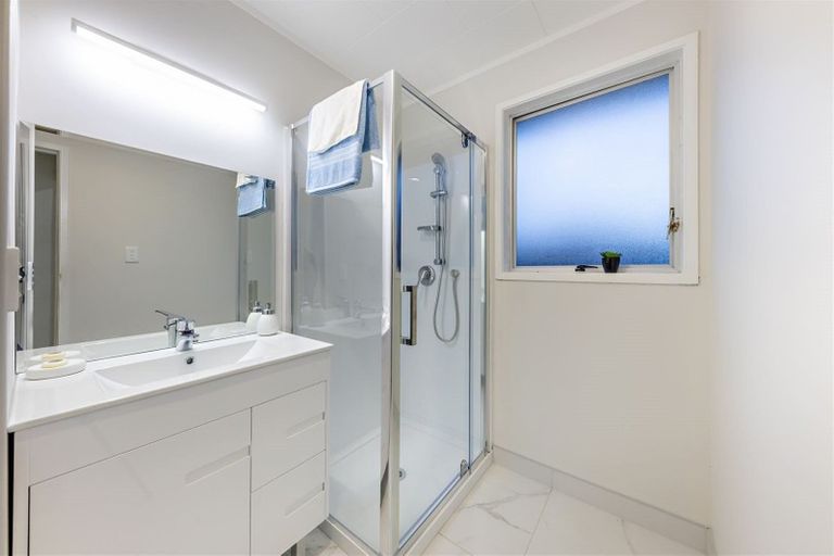 Photo of property in 1/11 Chamade Place, Clover Park, Auckland, 2019