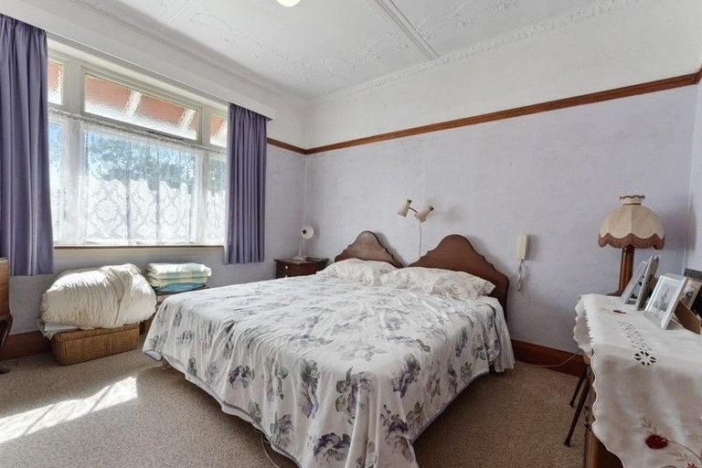 Photo of property in 126 Mangorei Road, Merrilands, New Plymouth, 4312