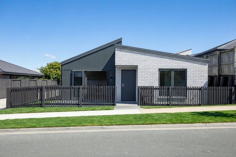 Photo of property in 42 Ladeira Place, Fitzroy, Hamilton, 3206