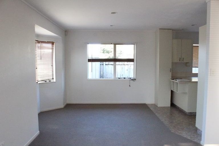 Photo of property in 1 Daria Place, Northpark, Auckland, 2013
