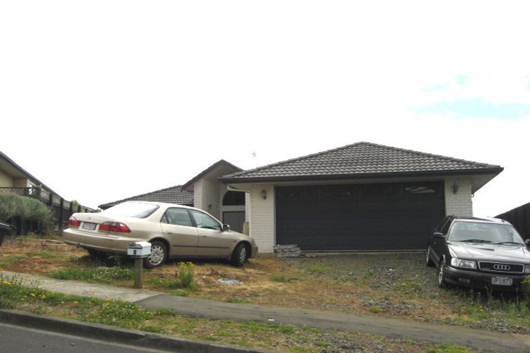 Photo of property in 2 Parvin Place, Pukekohe, 2120