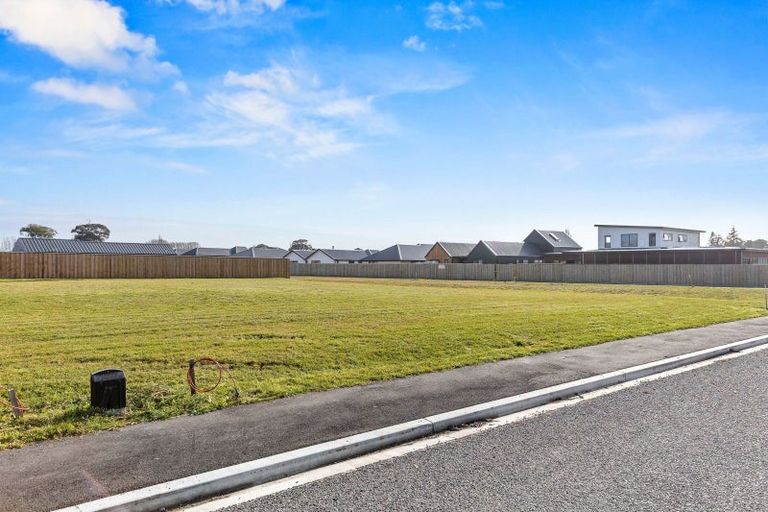 Photo of property in 37 Hawkins Road, Marshland, Christchurch, 8051