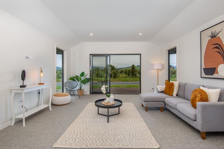 Photo of property in 44 Constitution Avenue, Milton, 9220