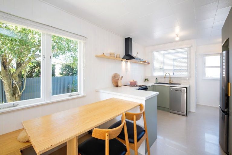 Photo of property in 4b Guthrie Road, Havelock North, 4130